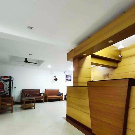 Отель Midtown Residency Кожикоде Экстерьер фото