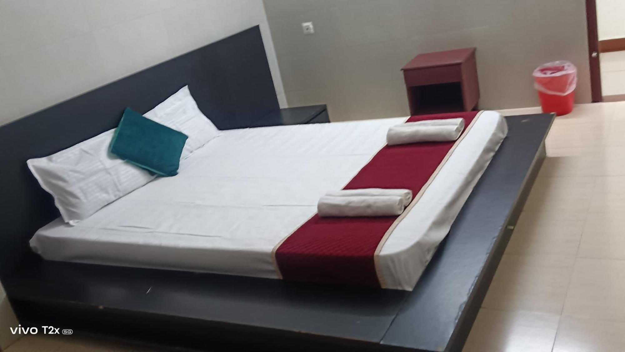 Отель Midtown Residency Кожикоде Экстерьер фото