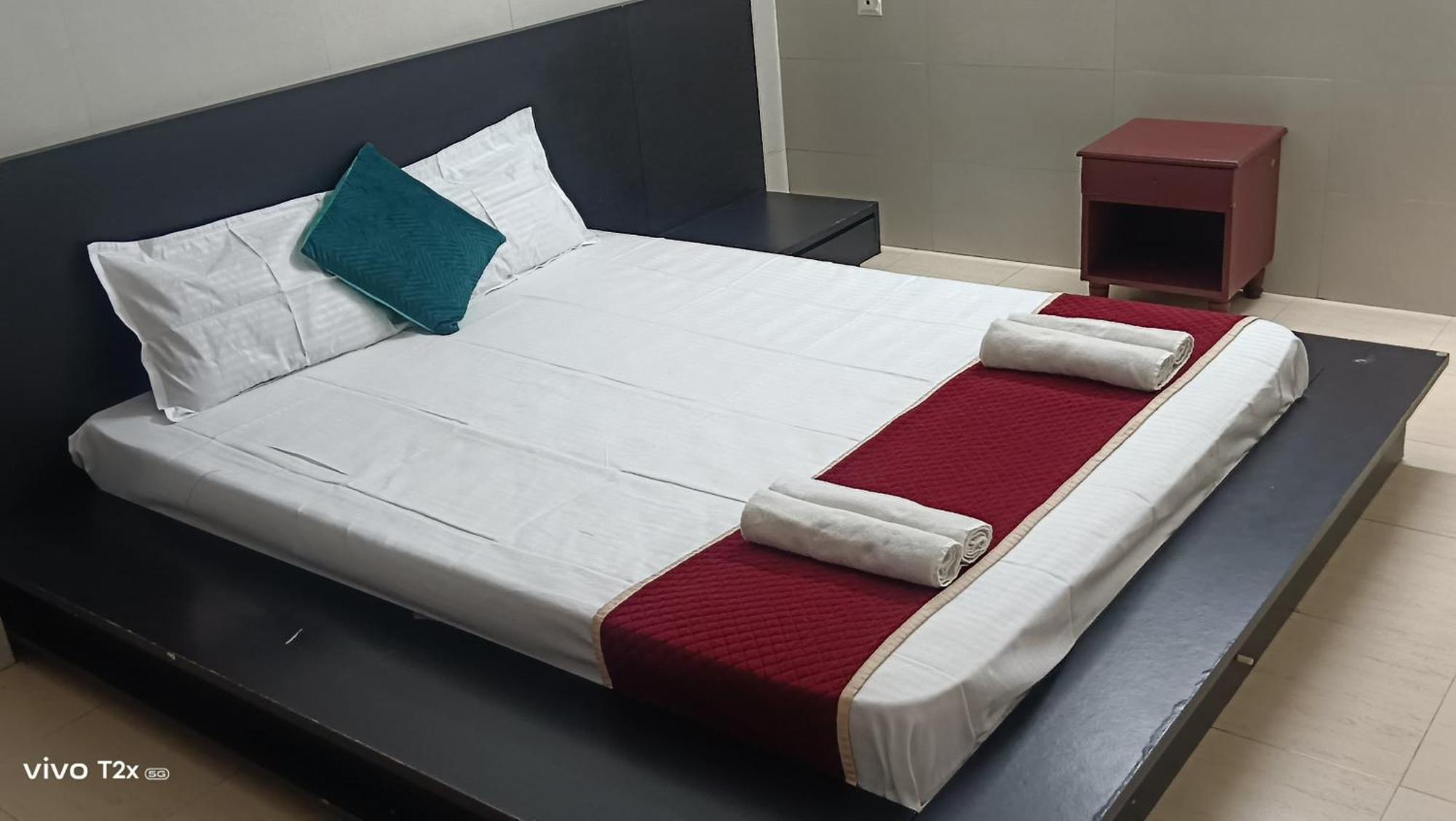 Отель Midtown Residency Кожикоде Экстерьер фото
