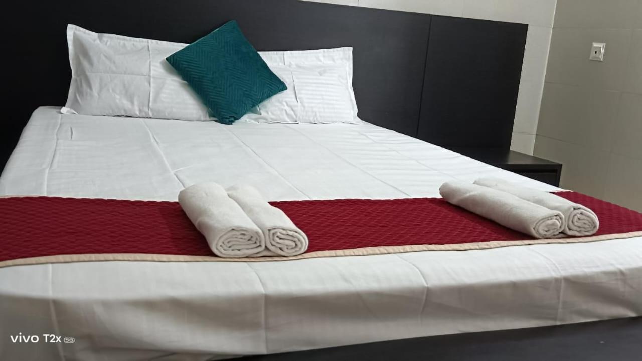 Отель Midtown Residency Кожикоде Экстерьер фото