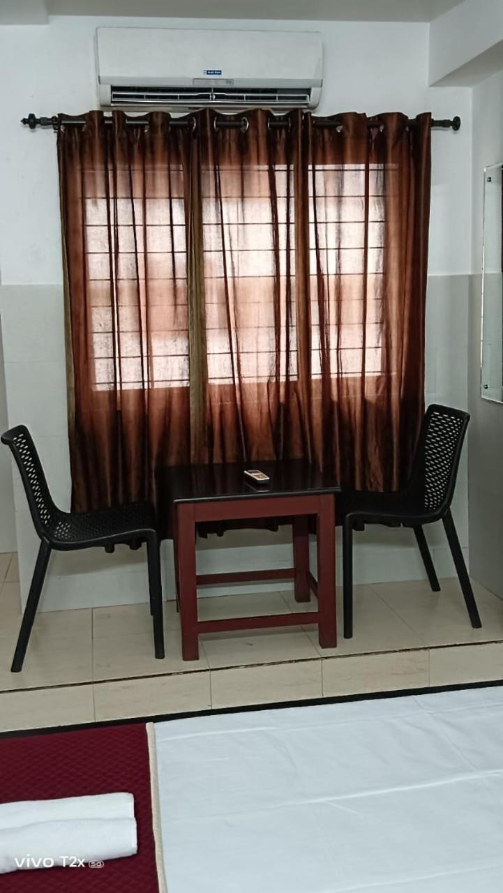Отель Midtown Residency Кожикоде Экстерьер фото